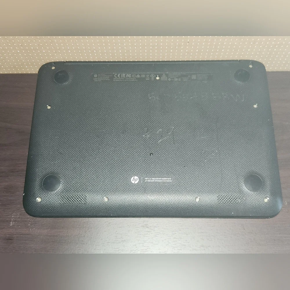 HP Chromebook 11 G4 (Celeron N2840 2.16GHz, 16GB SSD, 4GB RAM, Chrome OS)